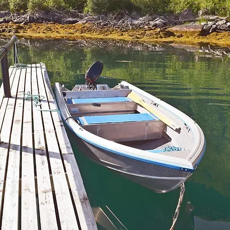 6 Person In Sandhornoy-by Traum Rossnes