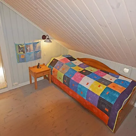 Sandhornoy Ii Holiday home Rossnes