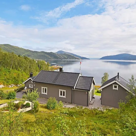 Holiday home Sandhornoy Ii *